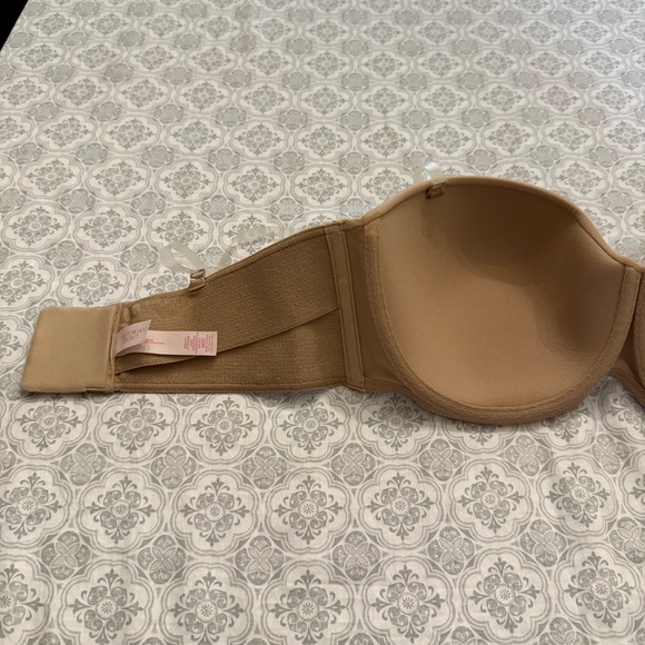 Victoria’s Secret BODY BY VICTORIA LINED STRAPLESS Size 36DD - Picture 6 of 11